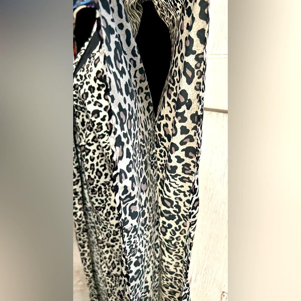 🪭🪭Animal Print Maxi Kimono Cover up🪭🪭 - Picture 5 of 6